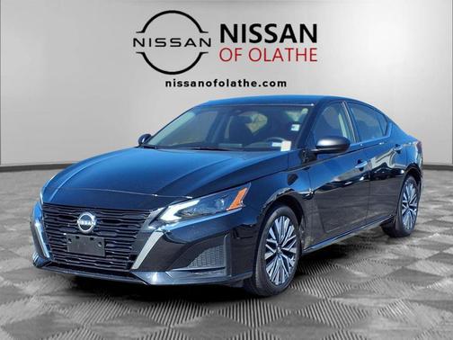 Super Black Clearcoat 2025 Nissan Altima 2.5 SV