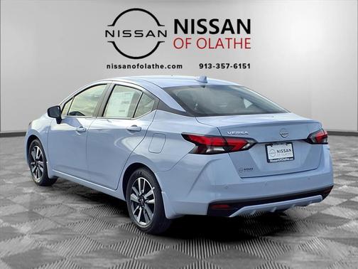 Gray Sky Pearl 2025 Nissan Versa 1.6 SV