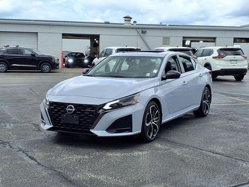 Gray Sky Pearl 2024 Nissan Altima SR FWD