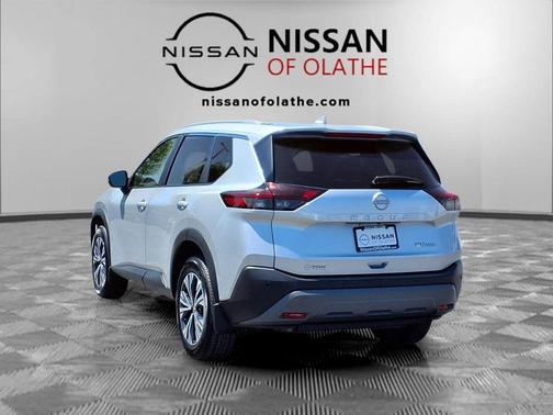Brilliant Silver Metallic 2023 Nissan Rogue SV