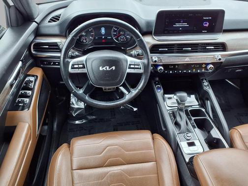 Glacial White Pearl 2022 Kia Telluride SX