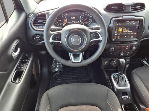 2023 Jeep Renegade Upland