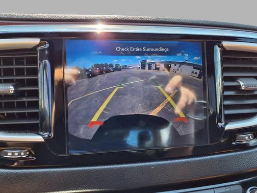 Brilliant Black Crystal Pearlcoat 2020 Chrysler Pacifica Touring-L Plus