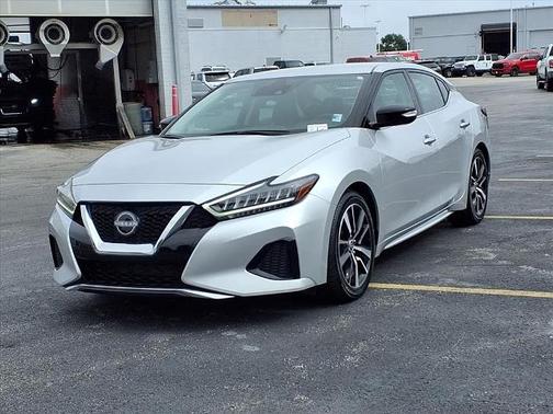 2023 Nissan Maxima SV