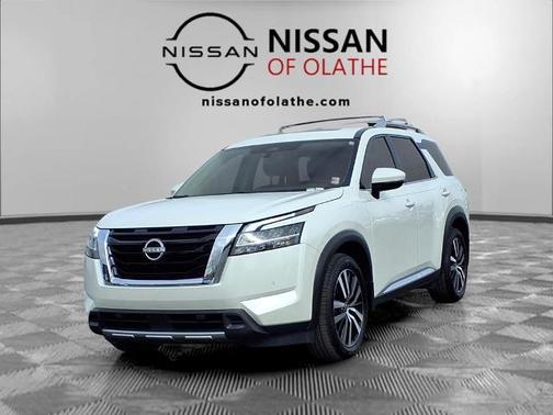 2024 Nissan Pathfinder Platinum