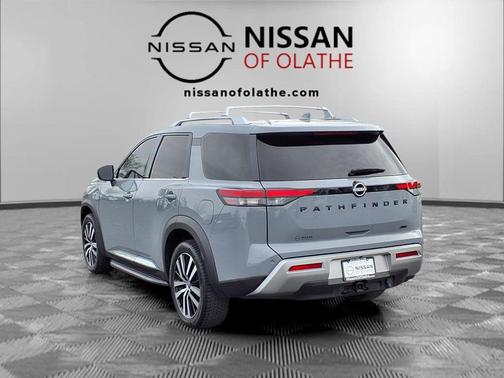 Boulder Gray Pearl 2023 Nissan Pathfinder Platinum 4WD