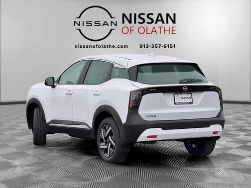 2025 Nissan Kicks SV