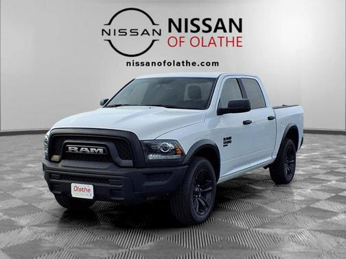 Bright White Clearcoat 2024 RAM 1500 Classic Warlock Crew Cab 4x4 5'7' Box