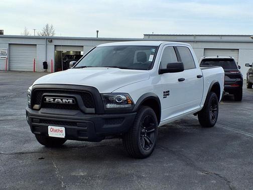 Bright White Clearcoat 2024 RAM 1500 Classic Warlock Crew Cab 4x4 5'7' Box