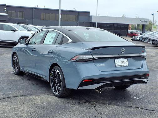 Atlantic Gray/Super Black 2026 Nissan Sentra SR