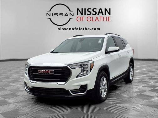 Summit White 2023 GMC Terrain SLE