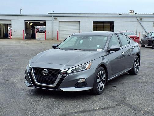 Gun Metallic 2021 Nissan Altima 2.5 SV