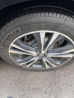 Magnetic Black Metallic 2017 Nissan Pathfinder Platinum