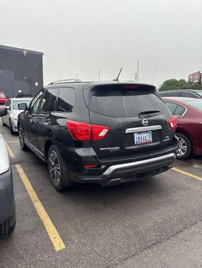 Magnetic Black Metallic 2017 Nissan Pathfinder Platinum