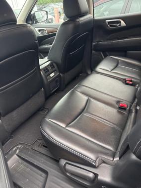 Magnetic Black Metallic 2017 Nissan Pathfinder Platinum