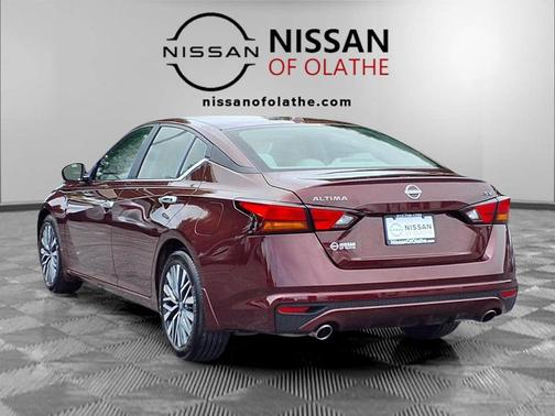 Garnet Pearl Metallic 2024 Nissan Altima 2.5 SV