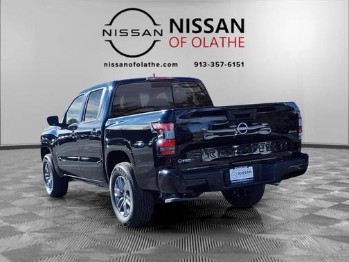 Super Black 2026 Nissan Frontier SV