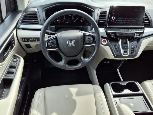 Silver 2025 Honda Odyssey EX-L