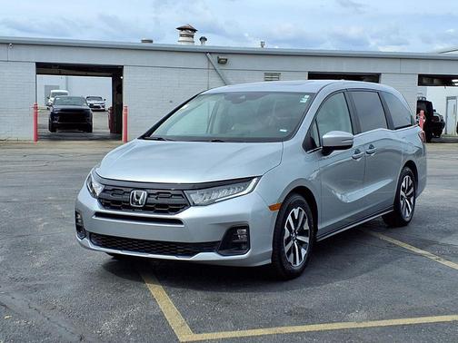 Silver 2025 Honda Odyssey EX-L