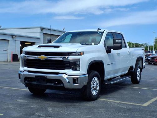 Summit White 2025 Chevrolet Silverado 2500 LT