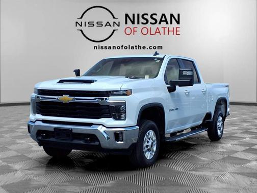 Summit White 2025 Chevrolet Silverado 2500 LT