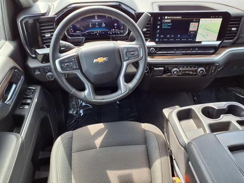 Summit White 2025 Chevrolet Silverado 2500 LT