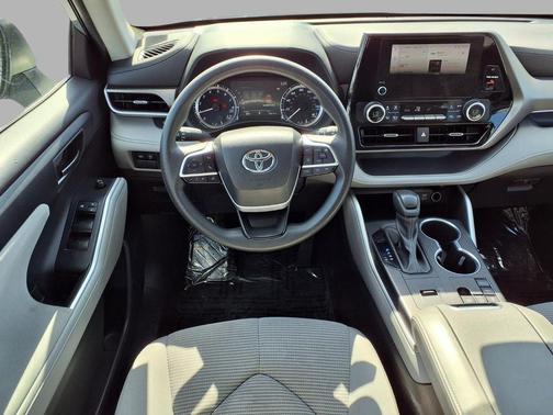Celestial Silver Metallic 2023 Toyota Highlander L