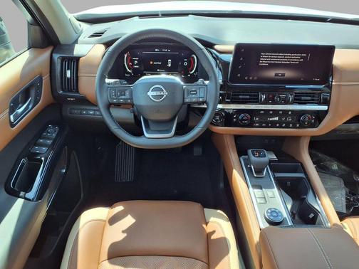 Everest White Pearl Tricoat 2026 Nissan Pathfinder Platinum