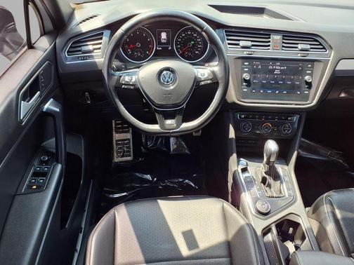 Pure White 2021 Volkswagen Tiguan 2.0T SE 4MOTION