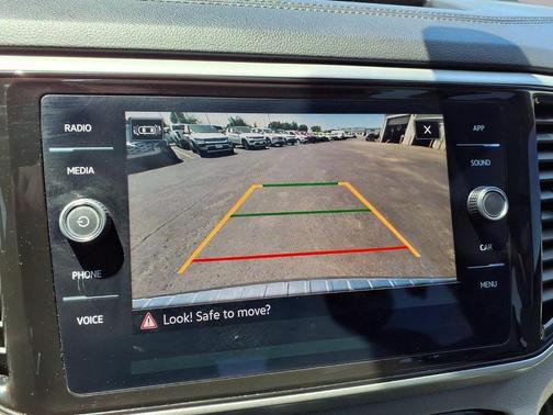 Black 2022 Volkswagen Atlas 3.6L SE w/Technology
