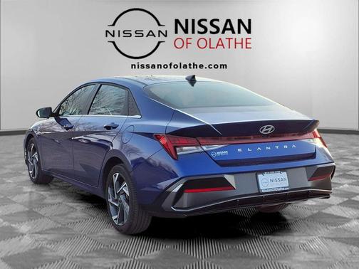 2025 Hyundai ELANTRA SEL