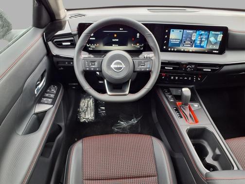 Canyon Bronze Metallic 2026 Nissan Kicks SR