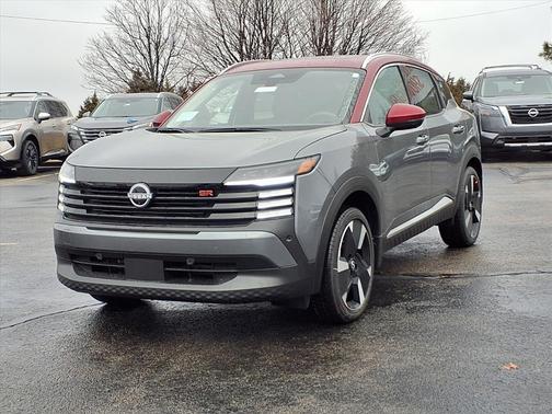 Gun Metallic/Scarlet Ember Tintcoat 2026 Nissan Kicks SR