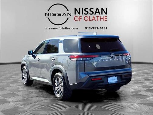 2022 Nissan Pathfinder S