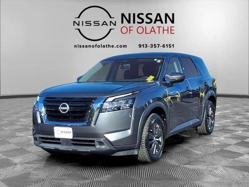 2022 Nissan Pathfinder S