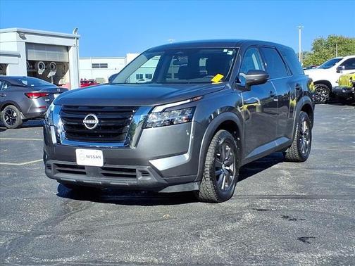 2022 Nissan Pathfinder S