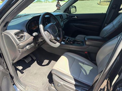 DB Black Crystal Clearcoat 2023 Dodge Durango R/T Plus AWD