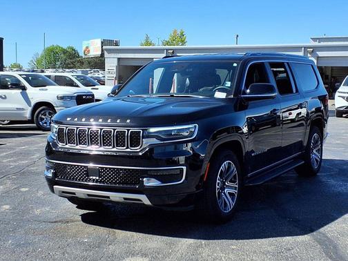 Diamond Black Crystal Pearlcoat 2024 Jeep Wagoneer L Series II 4x4