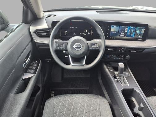 Super Black 2026 Nissan Kicks SV