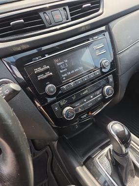 Gun Metallic 2017 Nissan Rogue SV