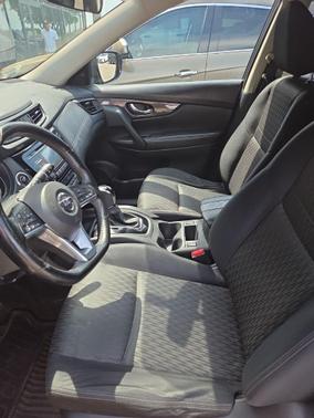 Gun Metallic 2017 Nissan Rogue SV