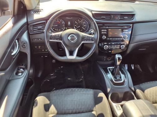 Glacier White 2017 Nissan Rogue SV