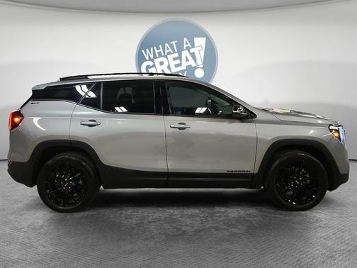 Sterling Metallic 2024 GMC Terrain SLT