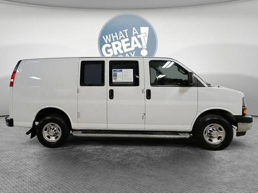 Summit White 2022 Chevrolet Express 2500 WT