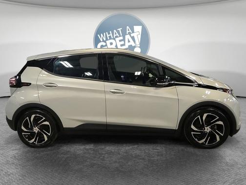 Silver Flare Metallic 2022 Chevrolet Bolt EV 2LT