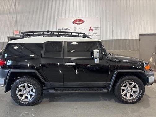 2014 Toyota FJ Cruiser Base