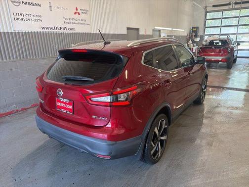 Scarlet Ember Pearl Metallic 2022 Nissan Rogue Sport SL