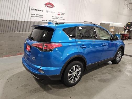 2017 Toyota RAV4 Hybrid XLE