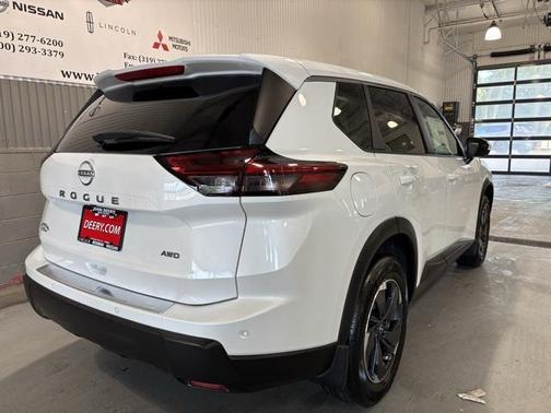 2025 Nissan Rogue SV