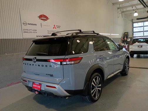 2025 Nissan Pathfinder Platinum